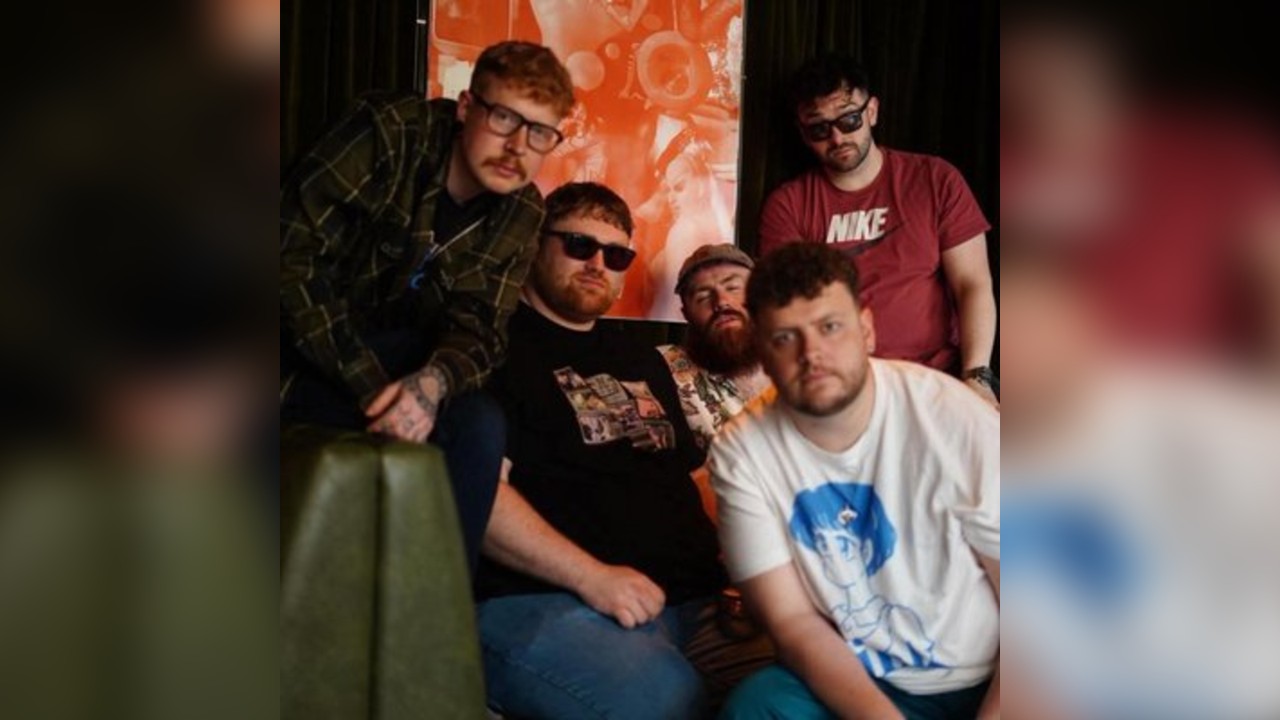 The False Flag - Live at Hallamshire Hotel