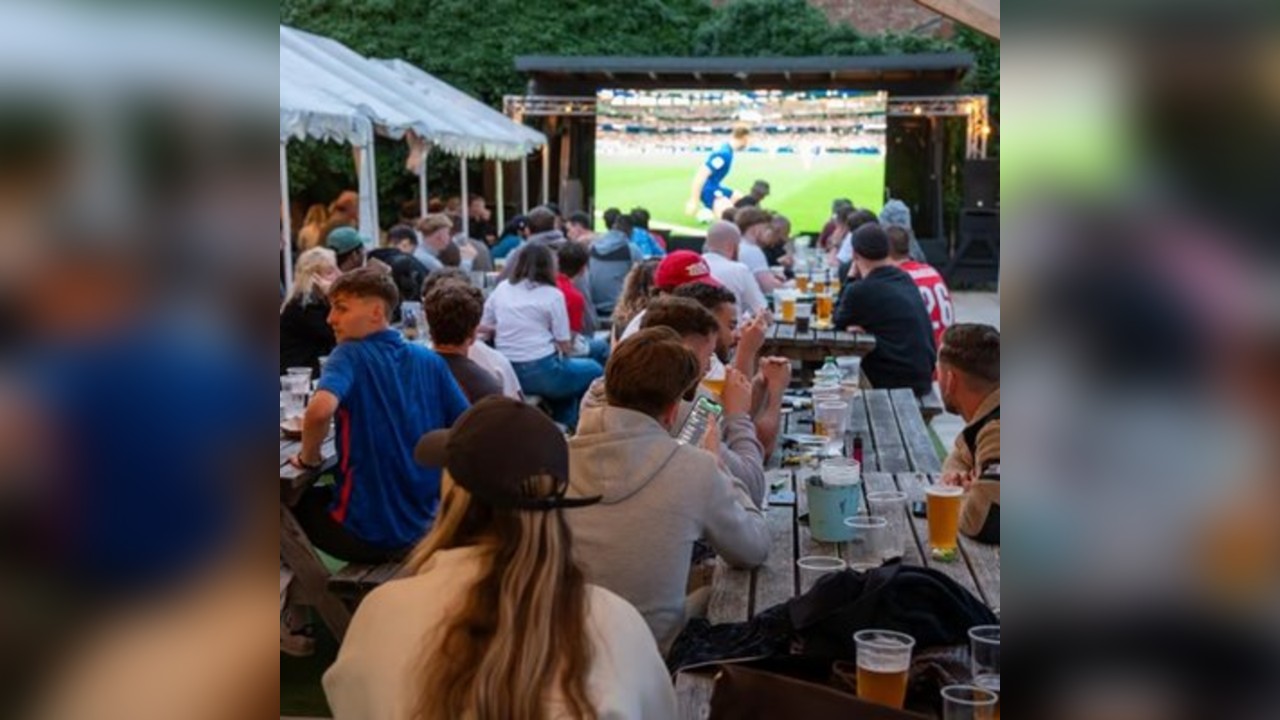 England round of 32 match