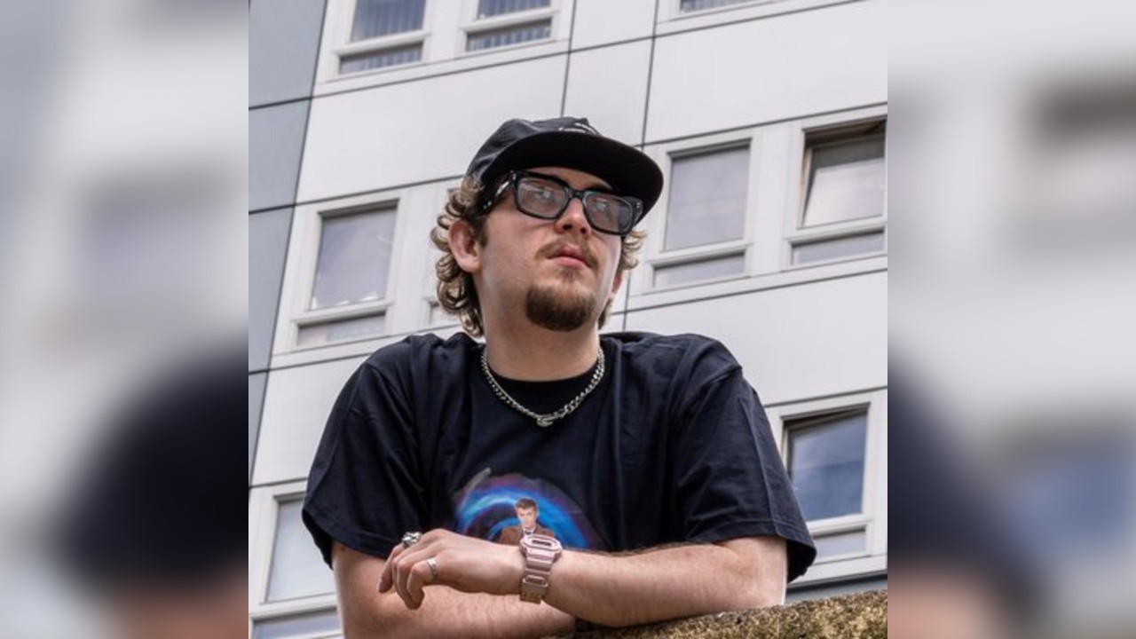 Dan Swift - Still Colouring Tour - Newcastle