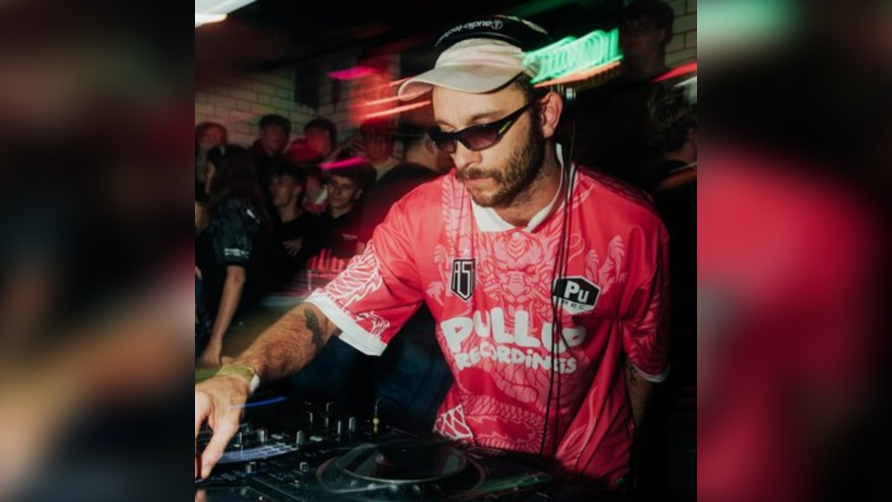 A Warped Halloween: Samurai Breaks, Napes, Settle Down + more