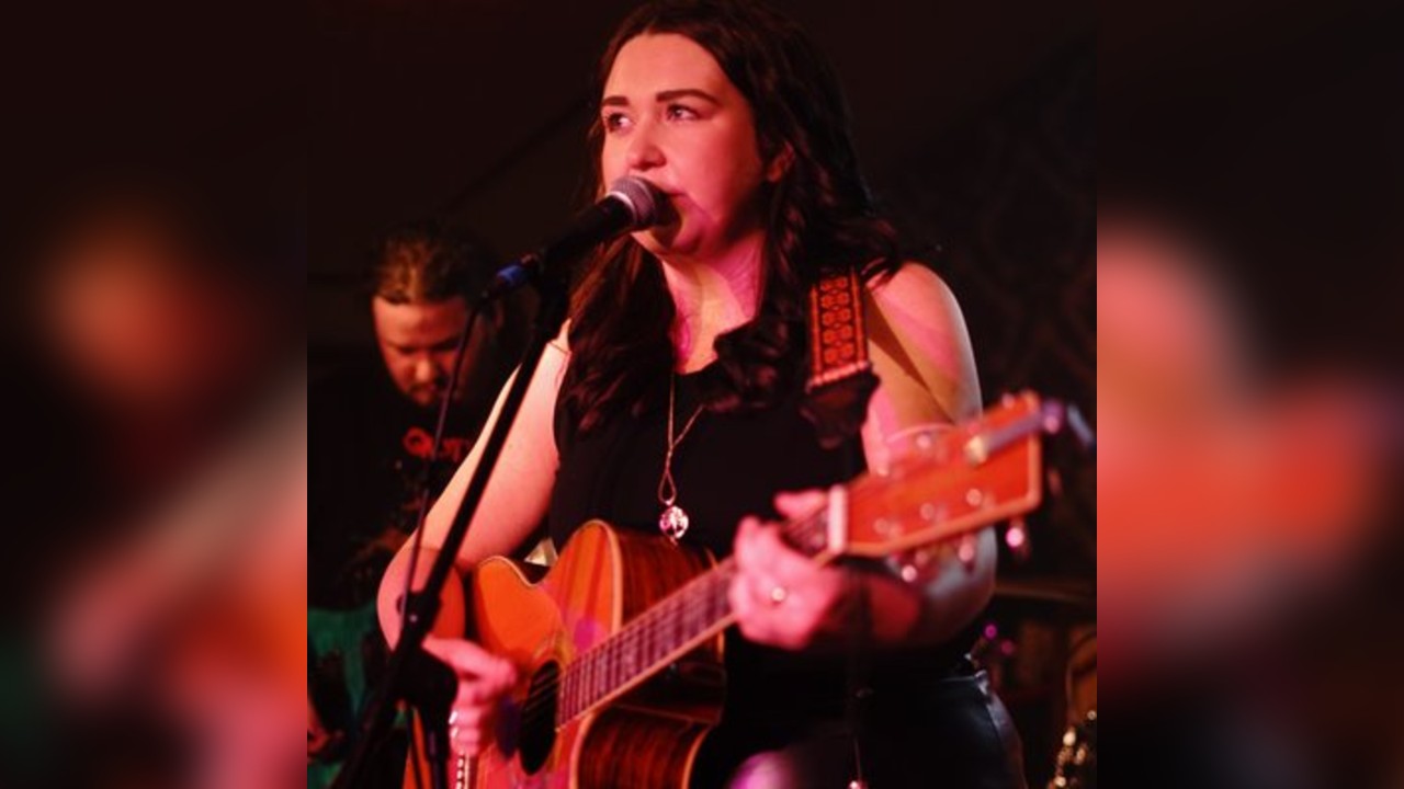 Brid' On The Map - Becky Arundel (band) Live at Stirling Castle