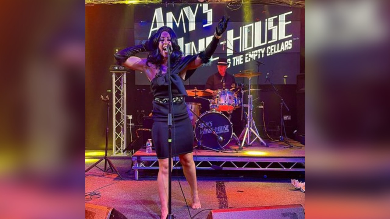 Amy's Wine-house and the Empty Cellars - live at Empire Rochdale