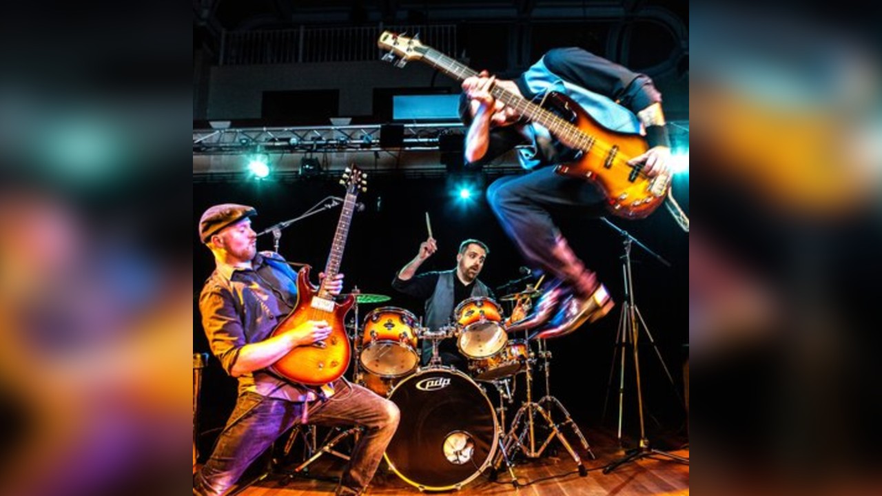 NYE 2026 at Stourport Manor with HARD TO HANDLE BAND
