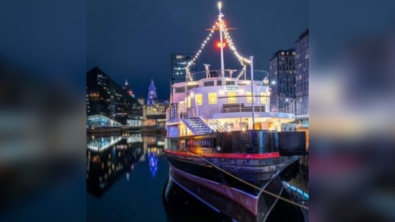 Hot jazz and Hawaiian melodies aboard the Mersey daffodil.
