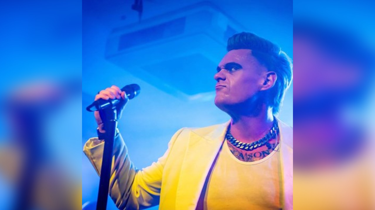 Robbie Williams Tribute By Dan Budd