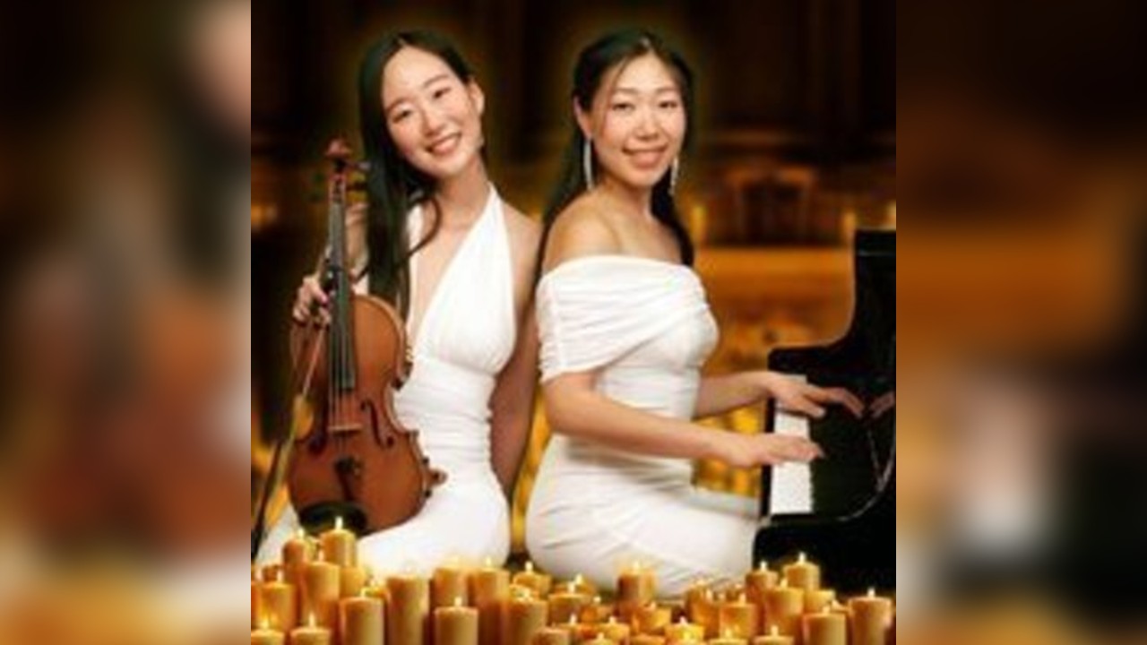 Festive Soundtracks by Candlelight