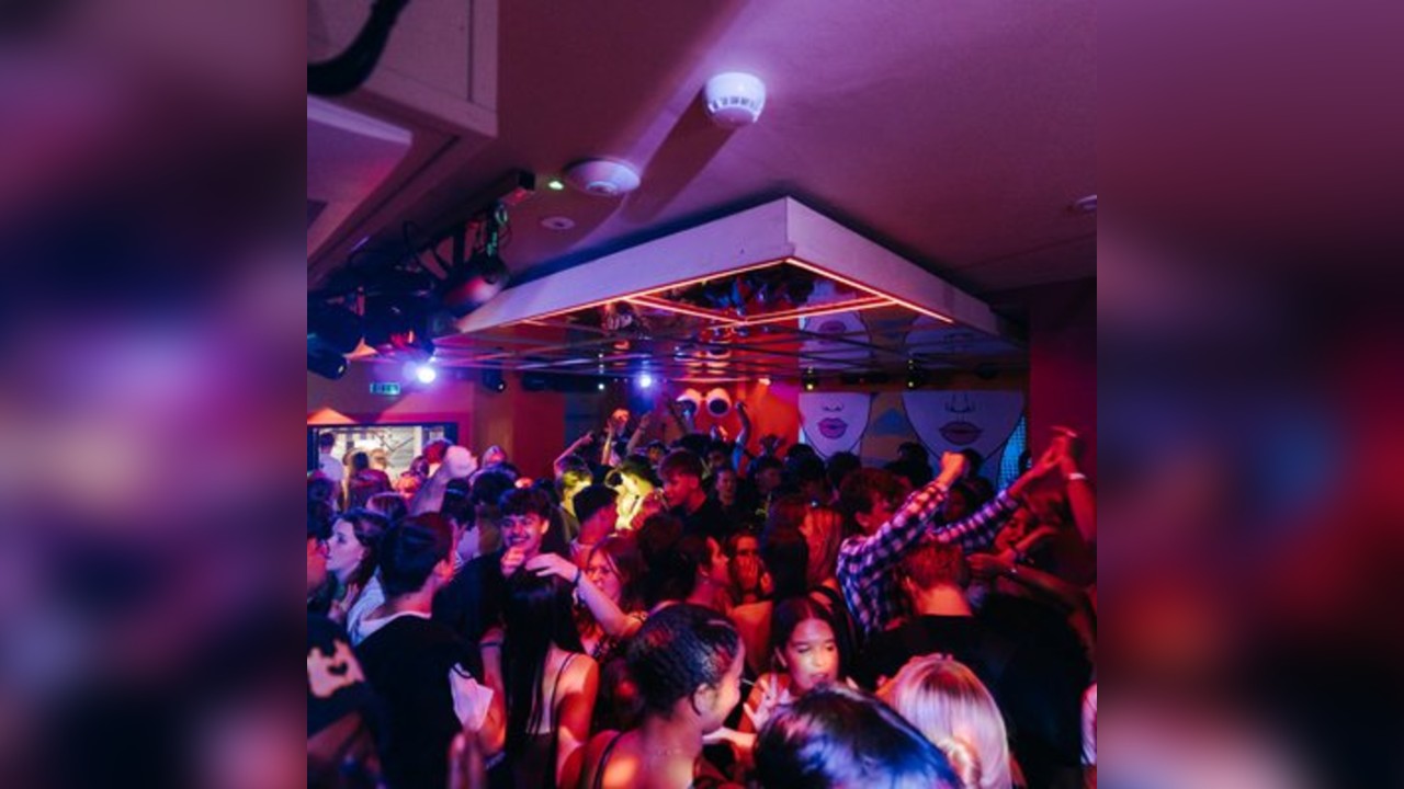 Sweet Escape - Every Friday At Daisy's