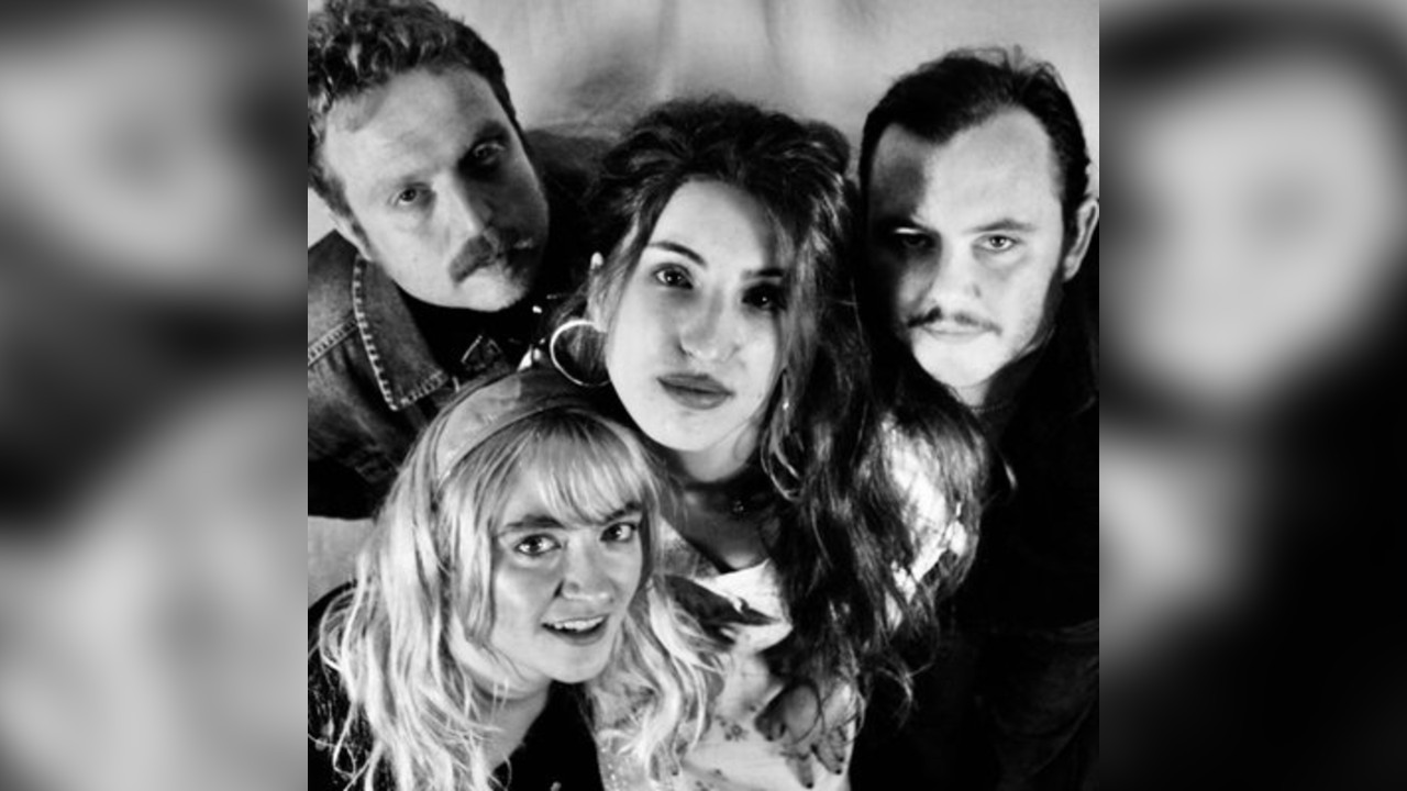 neu waves presents #159 The Roebucks plus supports