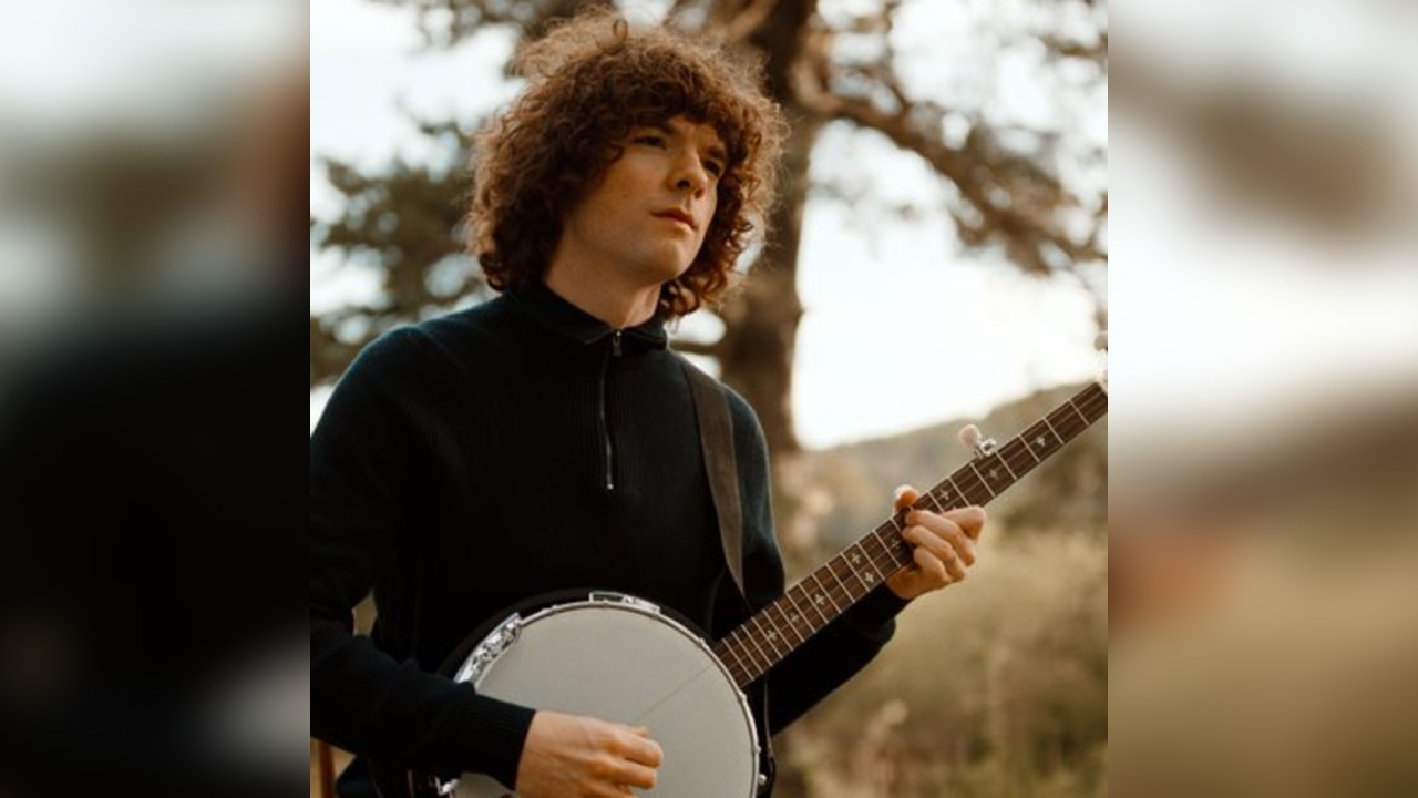 Dylan John Thomas: Matinee Acoustic Stripped Back Set