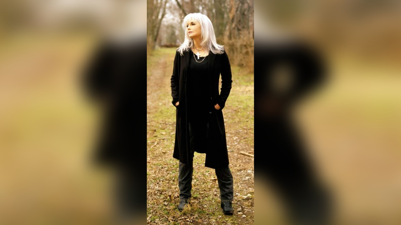 Emmylou Harris Liverpool