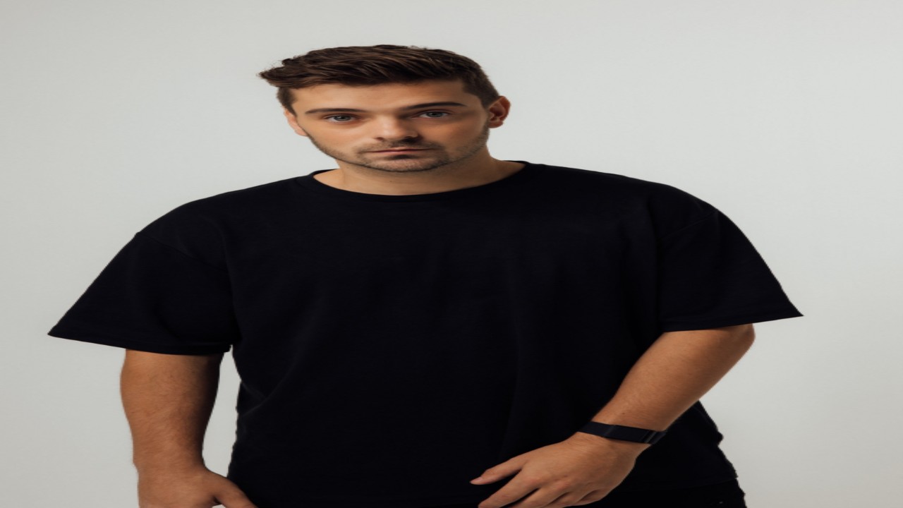 Martin Garrix with guests Steve Angello, Bunt. + more on Sat, 16th Aug 2025 13:00