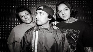 Pierce The Veil - I Can't Hear You World Tour