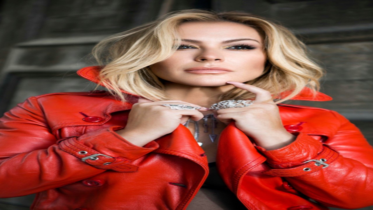 Anastacia on Wed, 23rd Apr 2025 19:00